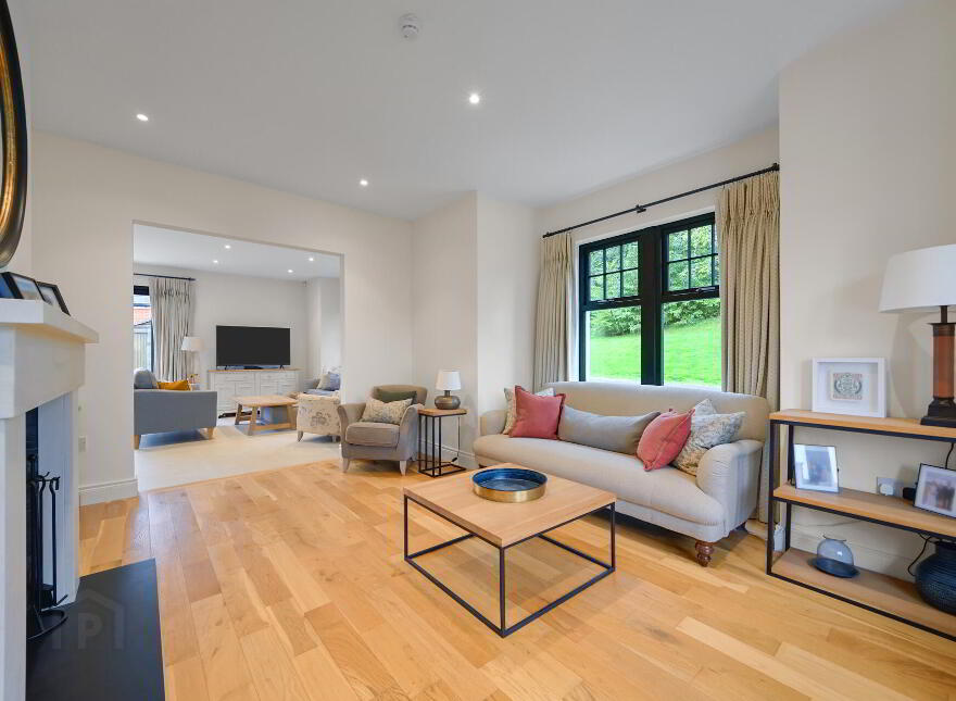 15 Haddo Crescent, Belfast, BT8 8FX