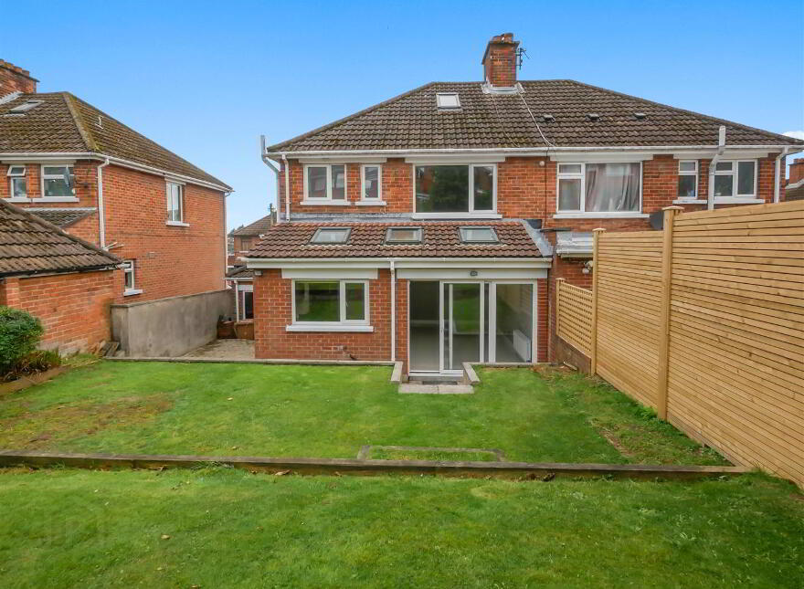 9 Lenaghan Gardens, Saintfield Road, Belfast, BT8 7JG