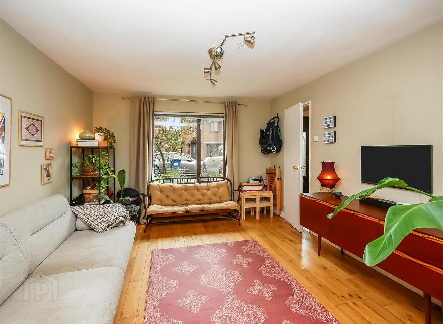 2 Hampton Parade, Ormeau Embankment, Belfast, BT7 3EQ