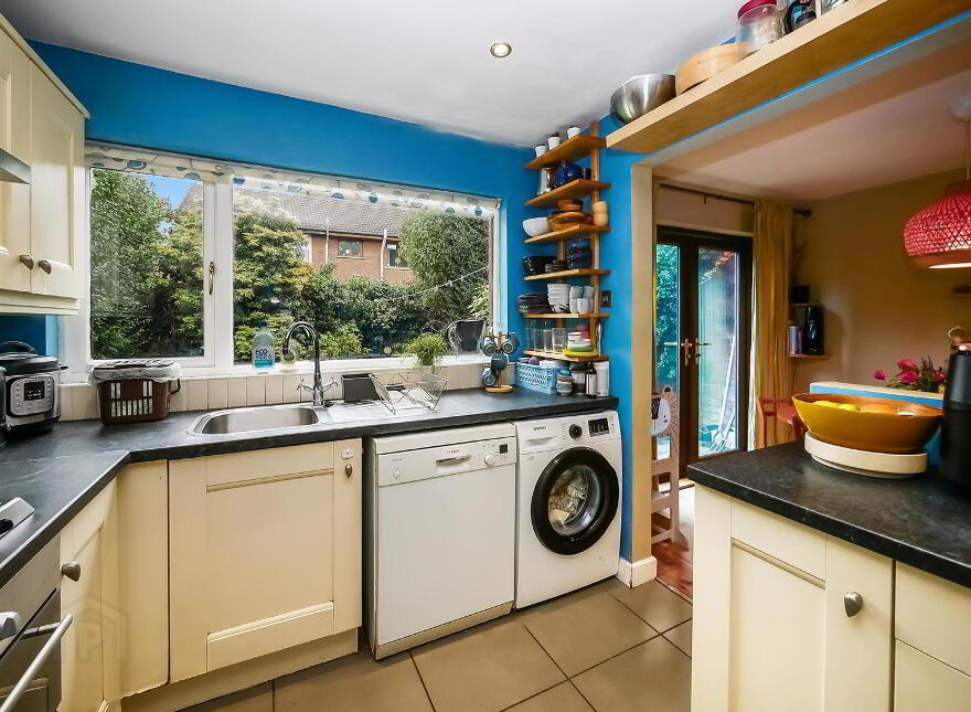 2 Hampton Parade, Ormeau Embankment, Belfast, BT7 3EQ
