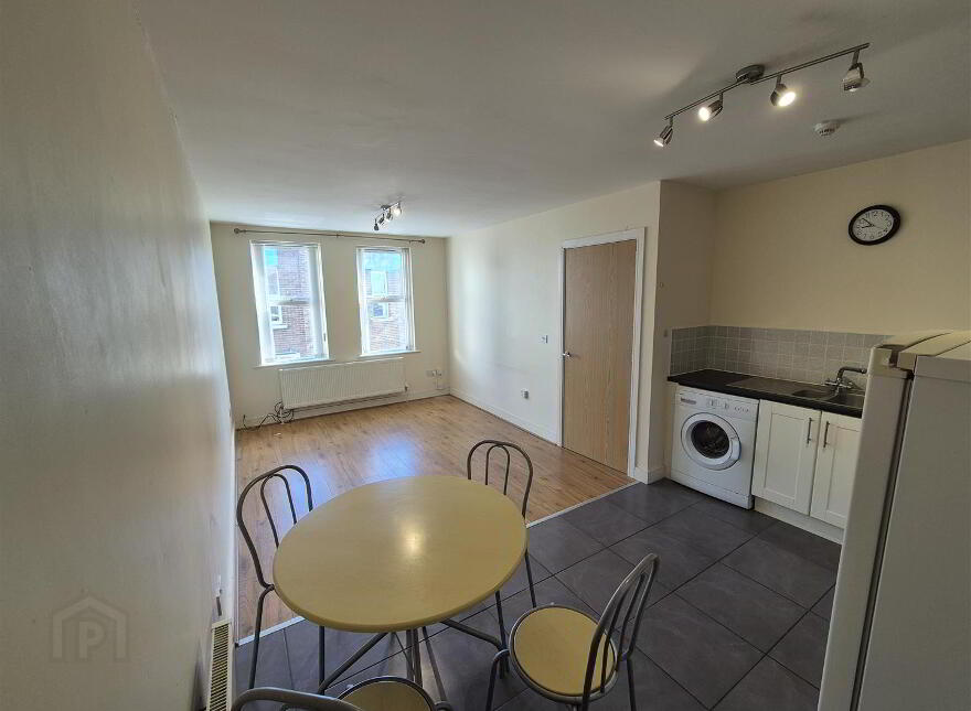 4 Cheston Close, Carrickfergus, BT38 7FL