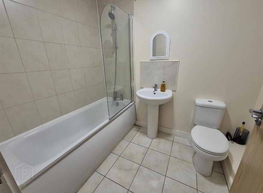 4 Cheston Close, Carrickfergus, BT38 7FL