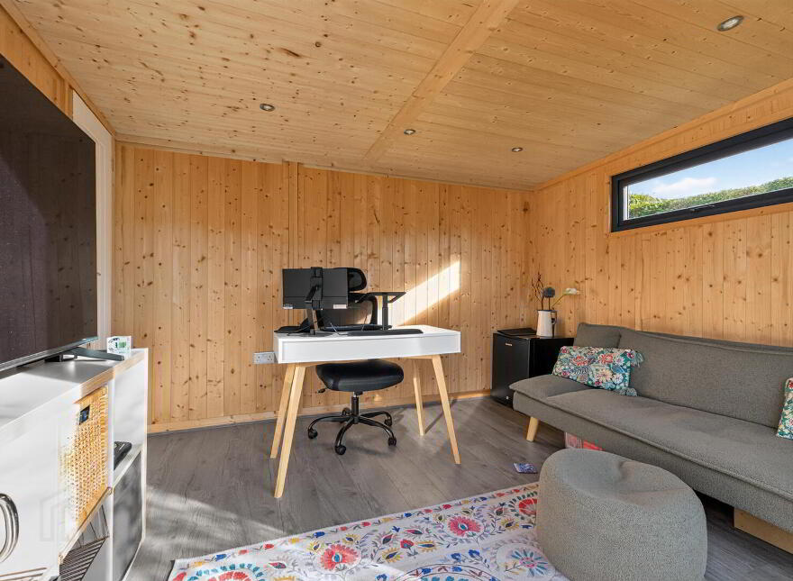 8 Gibson Park Gardens, Belfast, BT6 9GN