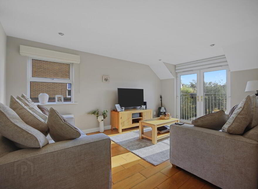 18 Minnowburn Mews, Belfast, BT8 8ST