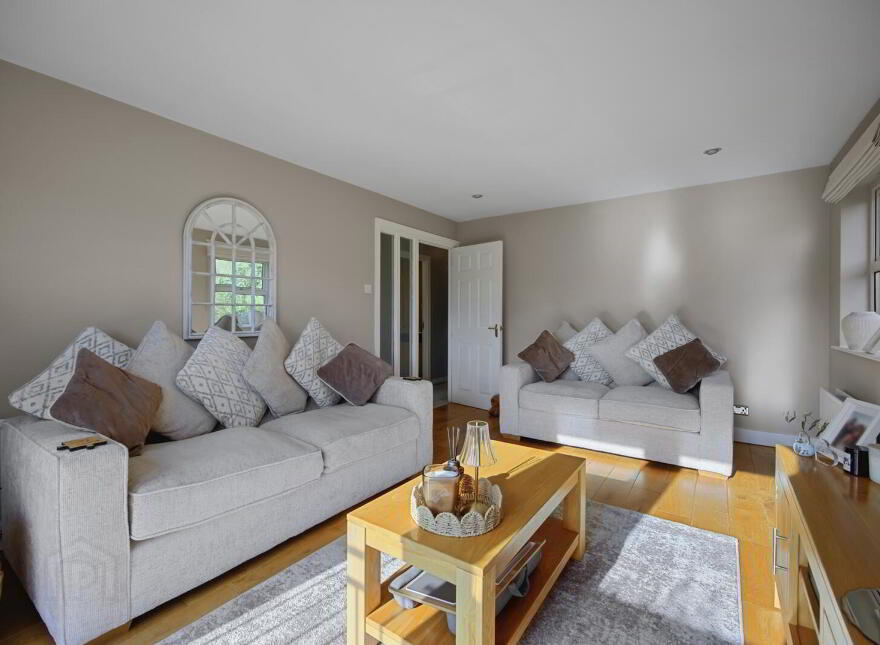 18 Minnowburn Mews, Belfast, BT8 8ST