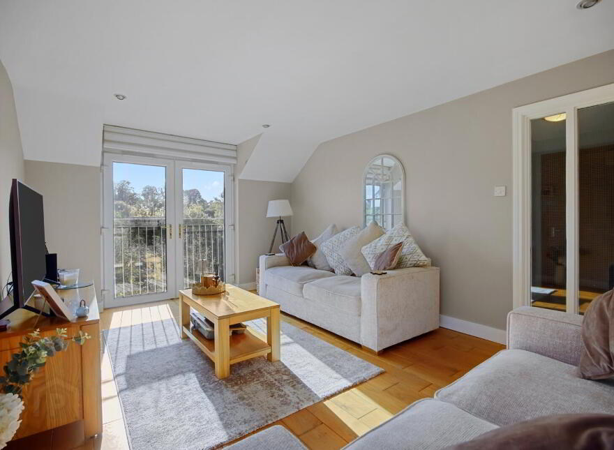 18 Minnowburn Mews, Belfast, BT8 8ST