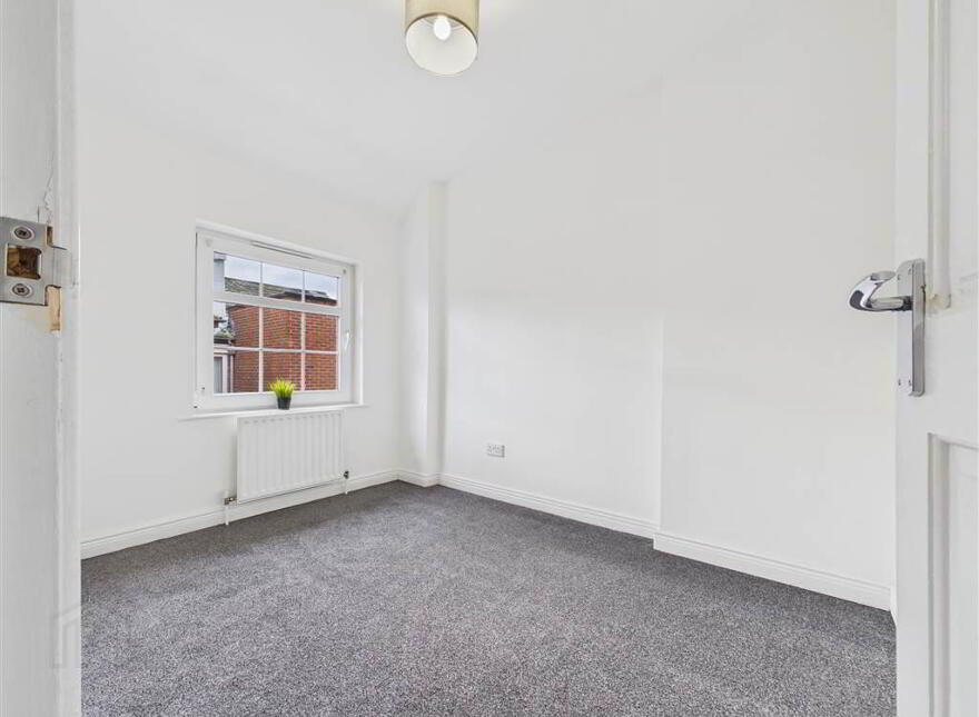 85 Farringdon Gardens, Belfast, BT14 7LS