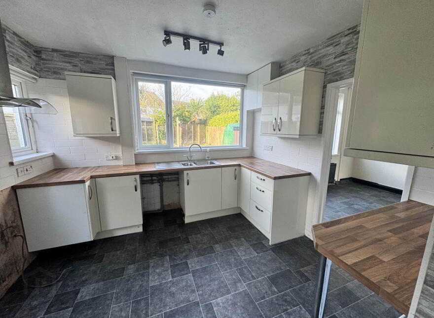 42 Lestannon Ave, Whitehead, Carrickfergus, BT38 9NN