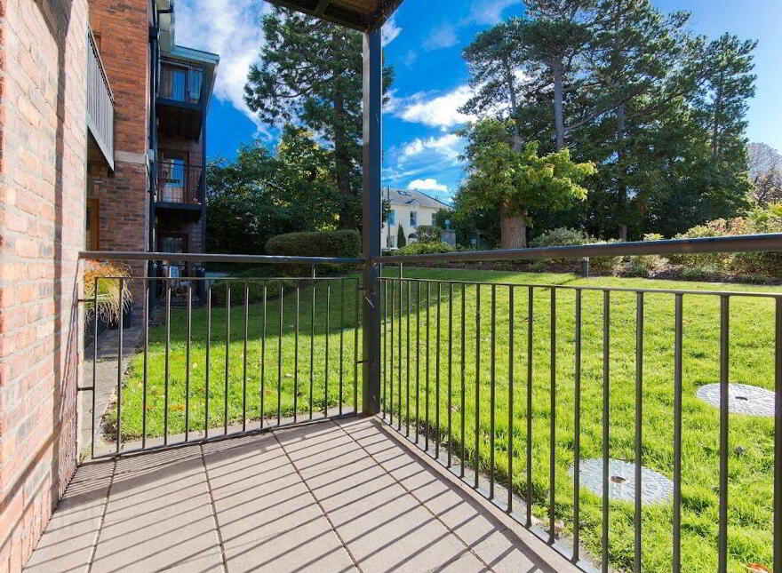 8 Altamont Hall, Dundrum, Dundrum, D14CF96