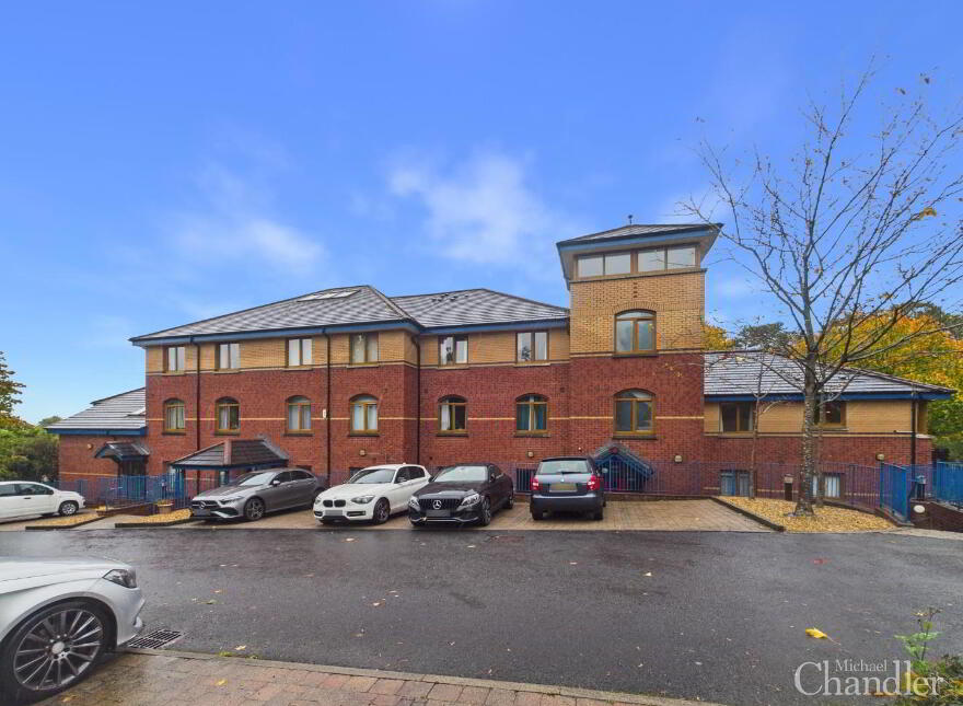 10 Oakhill, Castlereagh, Belfast, BT5 7GS