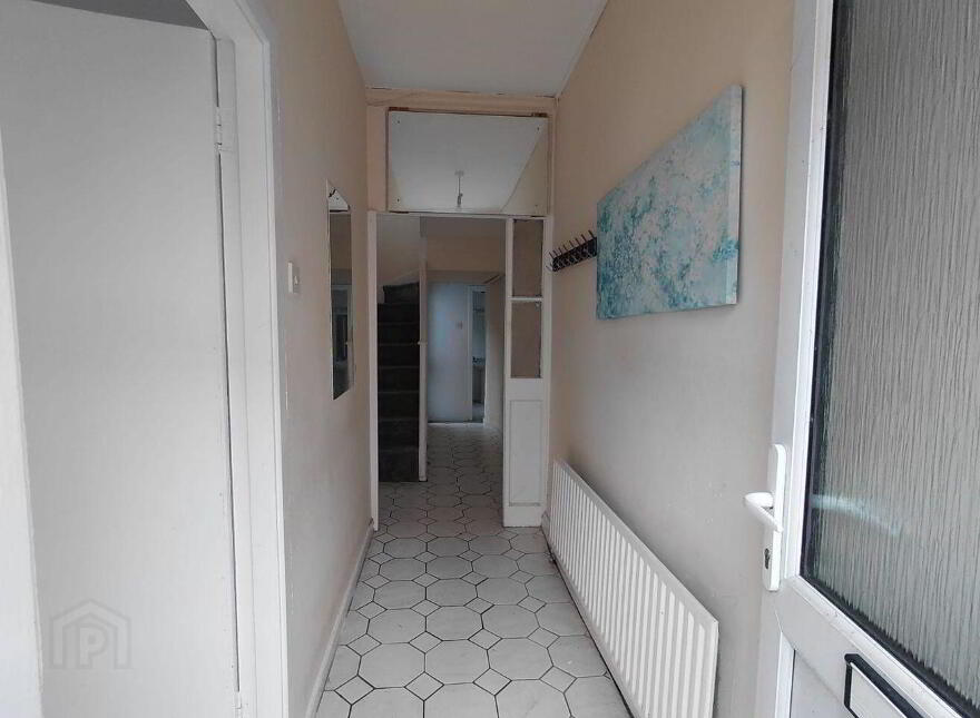 10c Pearse Street, Cahir, E21R656