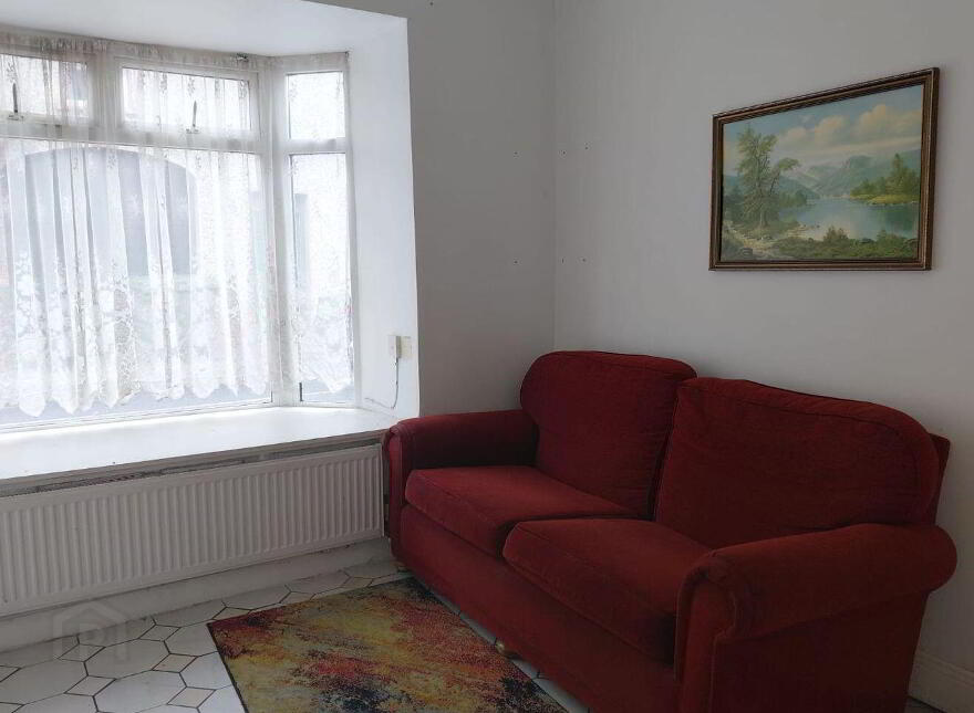 10c Pearse Street, Cahir, E21R656
