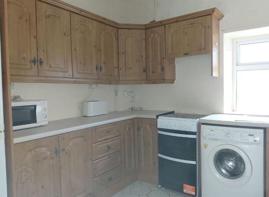 10c Pearse Street, Cahir, E21R656