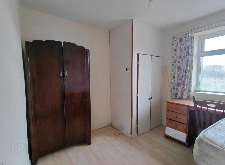 10c Pearse Street, Cahir, E21R656