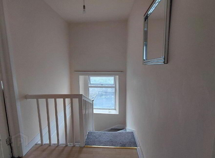 10c Pearse Street, Cahir, E21R656