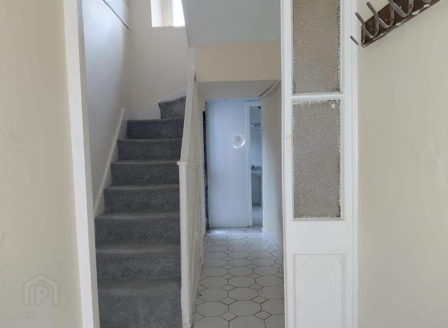 10c Pearse Street, Cahir, E21R656