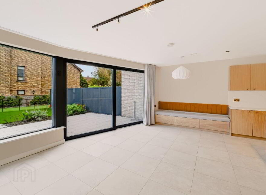 Merrion Gardens, Ballsbridge, Ballsbridge, D04V2N4