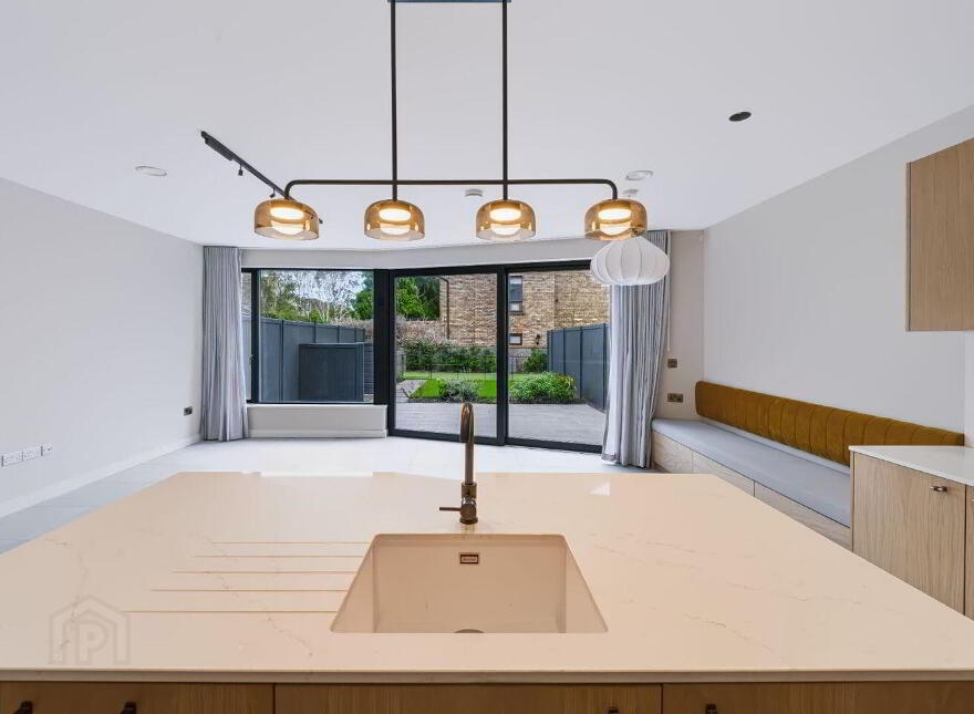 Merrion Gardens, Ballsbridge, Ballsbridge, D04V2N4