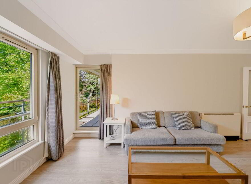 The Pines, Herbert Park Lane, Ballsbridge, Ballsbridge, D04FX38