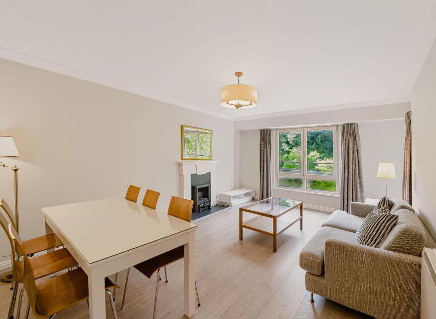 The Pines, Herbert Park Lane, Ballsbridge, Ballsbridge, D04FX38