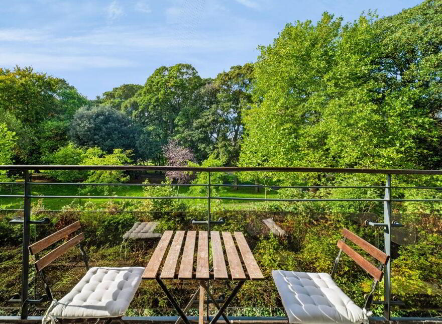 The Pines, Herbert Park Lane, Ballsbridge, Ballsbridge, D04FX38