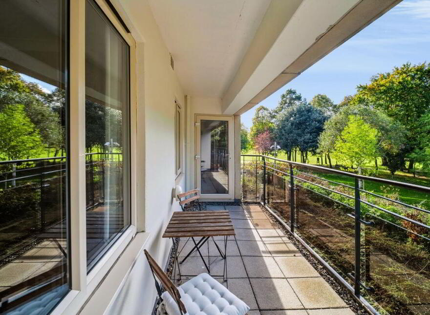 The Pines, Herbert Park Lane, Ballsbridge, Ballsbridge, D04FX38