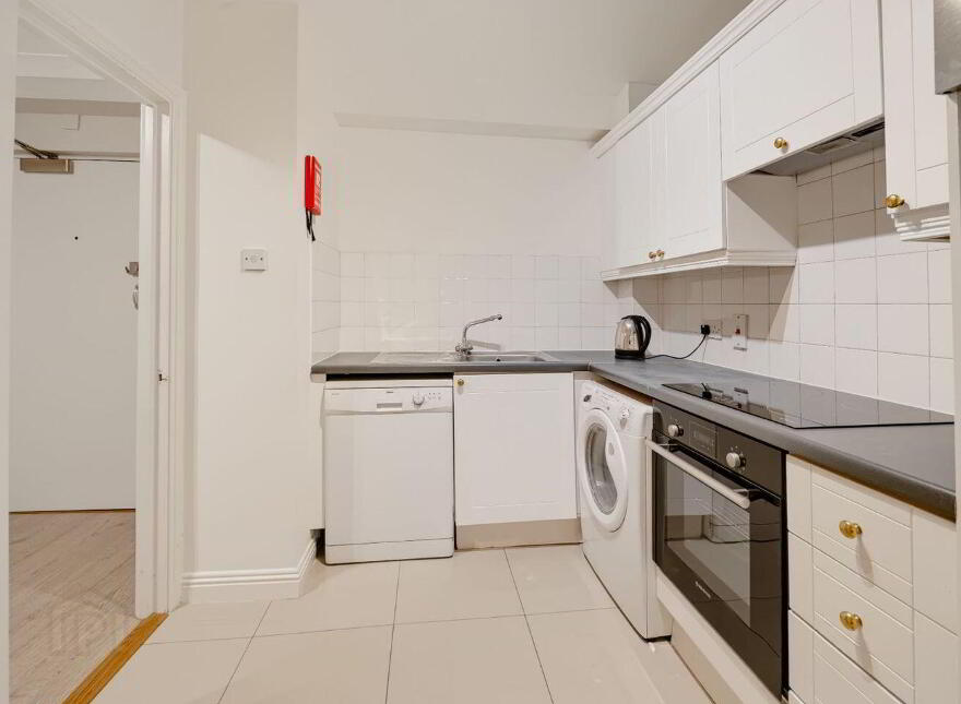 The Pines, Herbert Park Lane, Ballsbridge, Ballsbridge, D04FX38