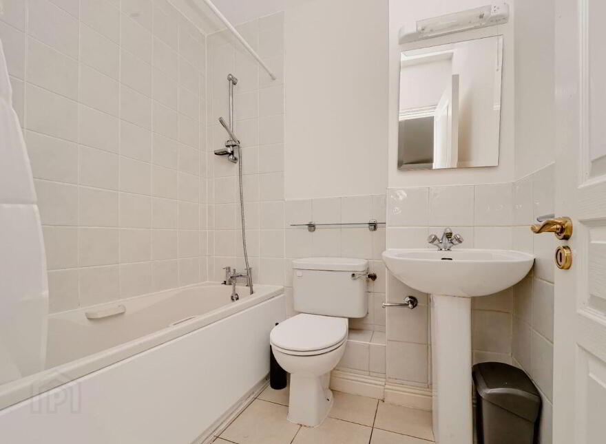 The Pines, Herbert Park Lane, Ballsbridge, Ballsbridge, D04FX38