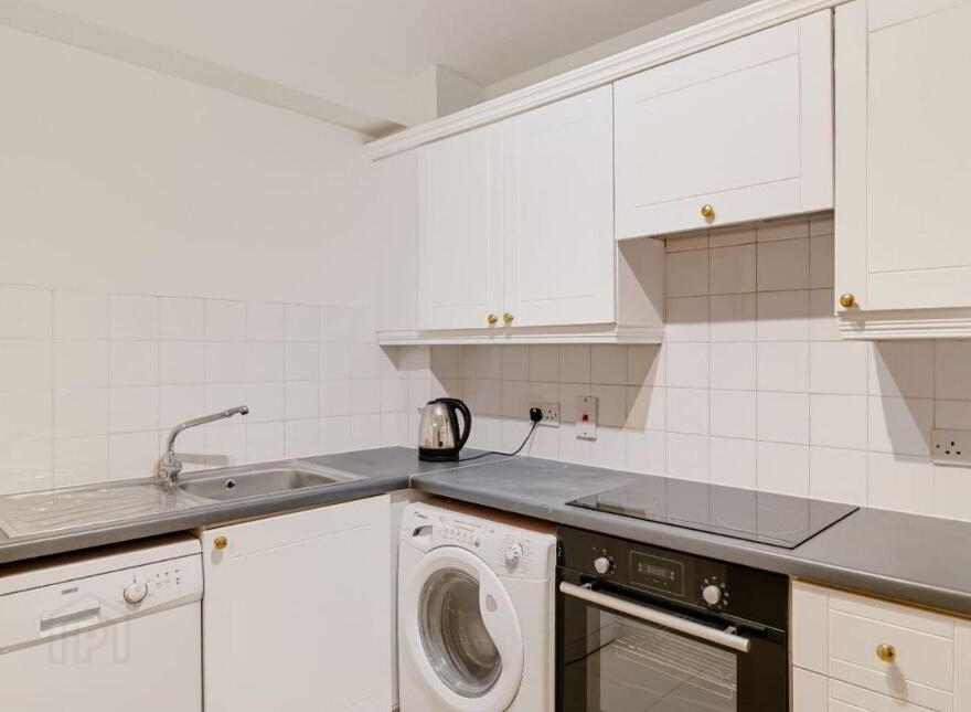 The Pines, Herbert Park Lane, Ballsbridge, Ballsbridge, D04FX38