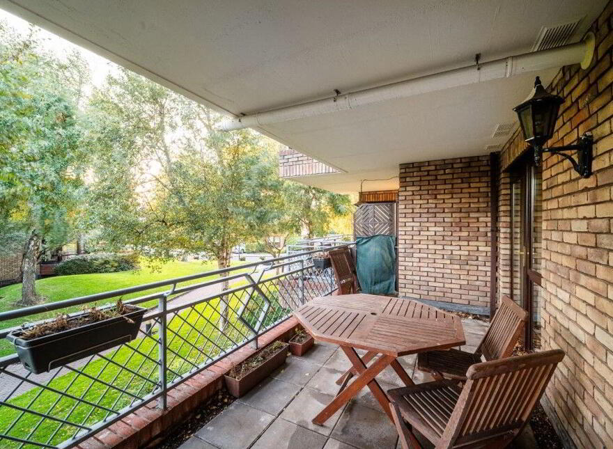 Shrewsbury Park Ballsbridge, Ballsbridge, D04FK44