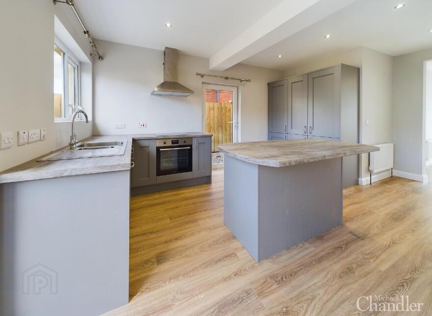 176 Grand Parade, Belfast, BT5 5PE
