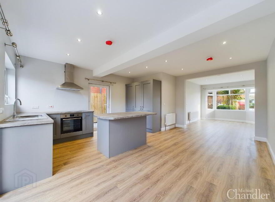 176 Grand Parade, Belfast, BT5 5PE