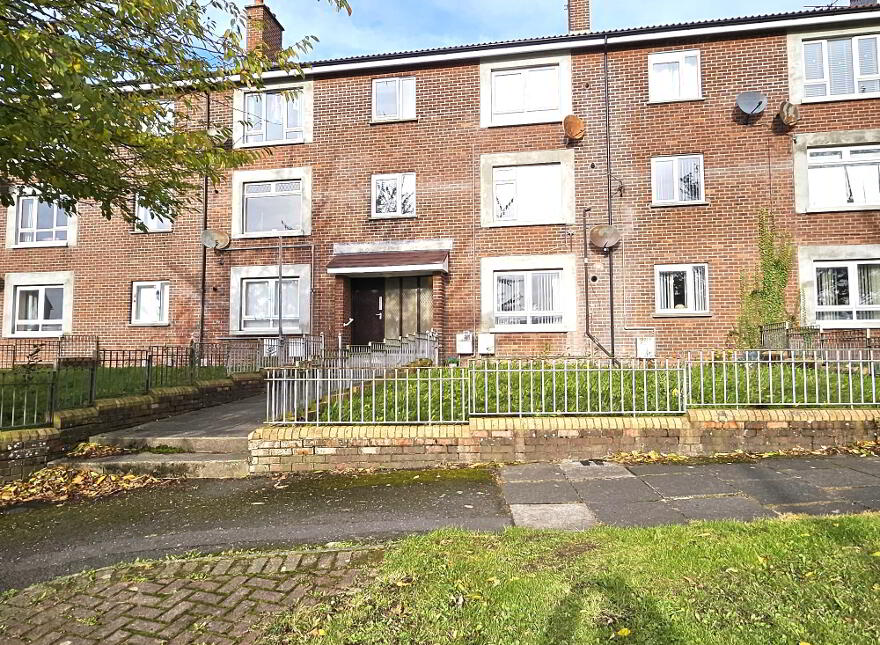 58 Rosebrook Grove, Carrickfergus, BT38 8NS photo