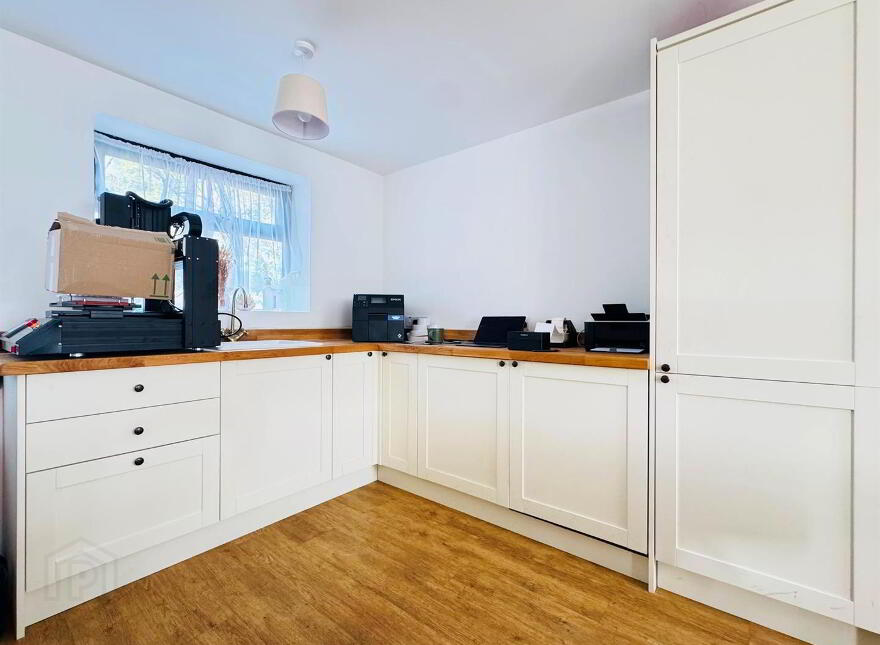 10 Ypres Park, Station Road, Newtownabbey, BT37 0BP