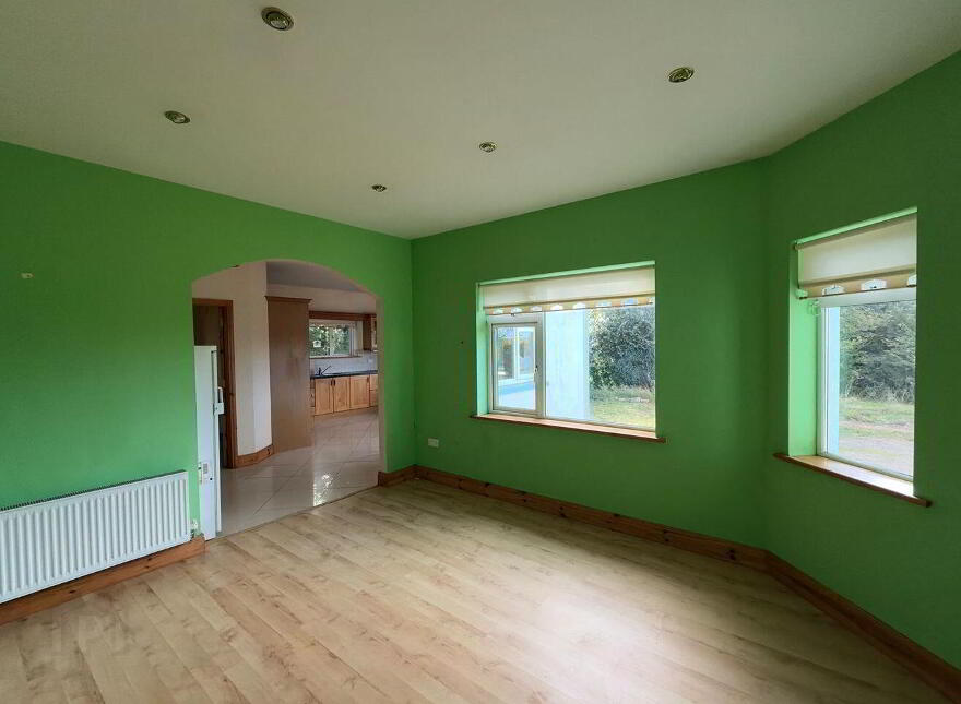 Ballyhow, Screen, Y21VX32