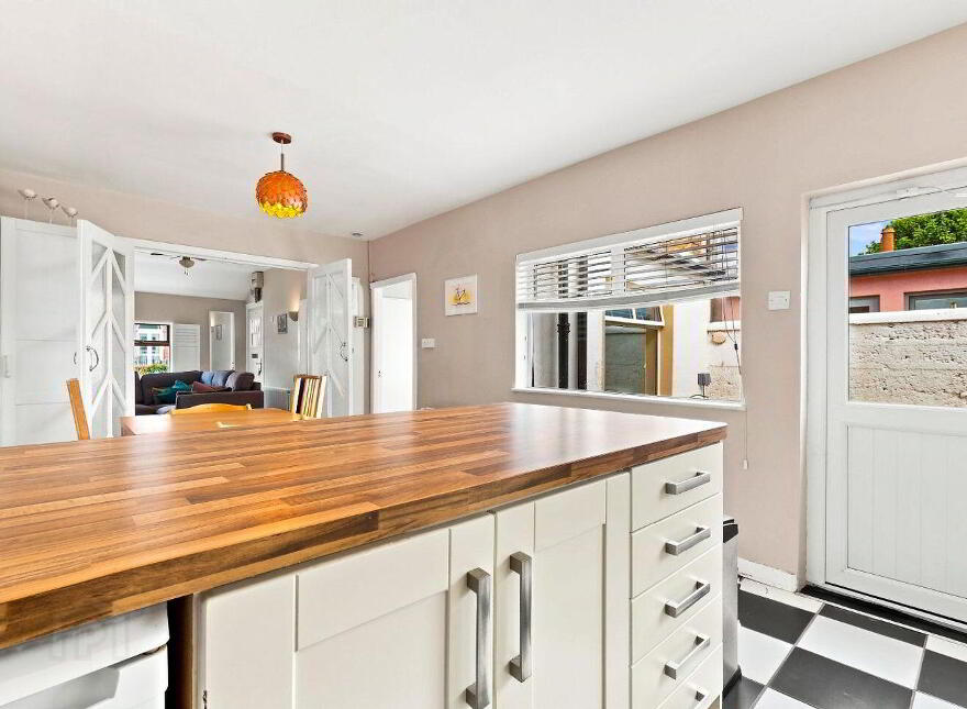 3 Connaught Parade, Phibsborough, Phibsborough, D07E043