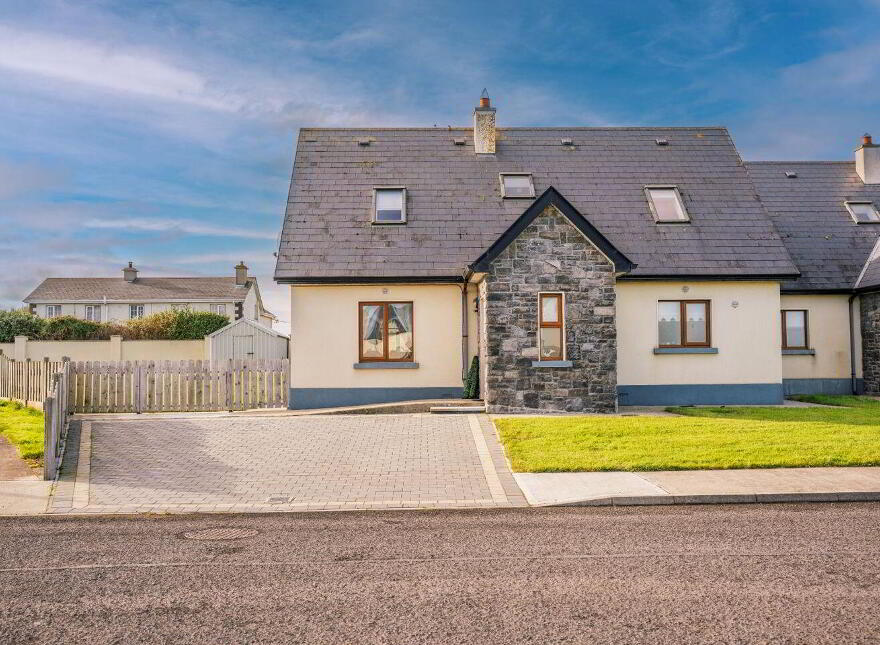 C77 Cahermore Holiday Village, Enniscrone, F26P276
