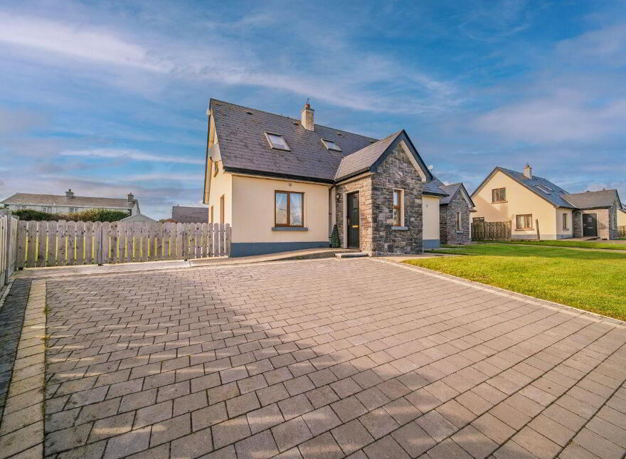 C77 Cahermore Holiday Village, Enniscrone, F26P276