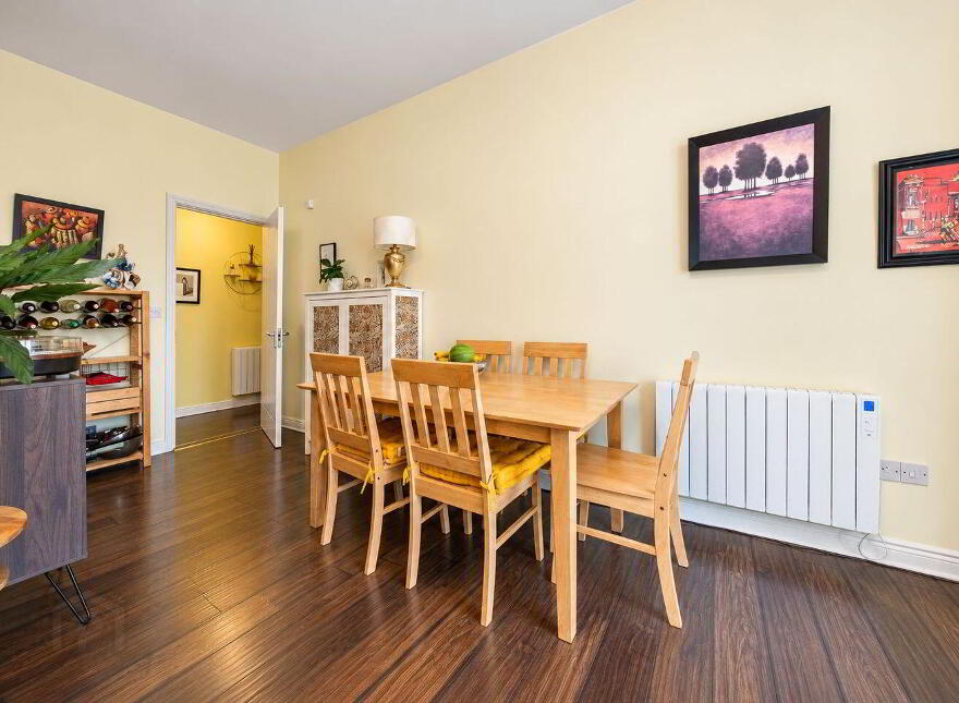 Block E, 212 Castleforbes Square, Ifsc, Ifsc, D01R667