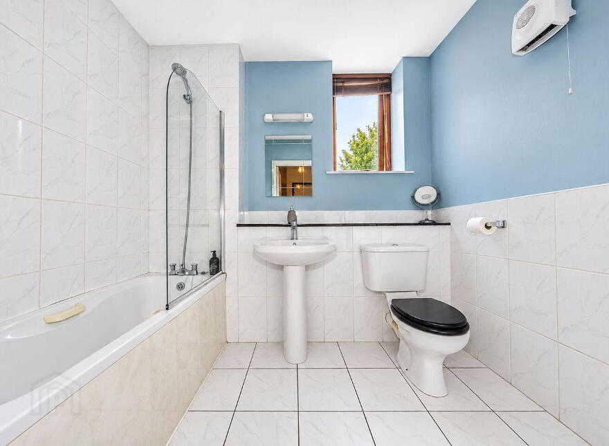 Block E, 212 Castleforbes Square, Ifsc, Ifsc, D01R667