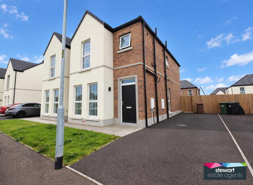 67 South Lake Park, Craigavon, BT64 1BE