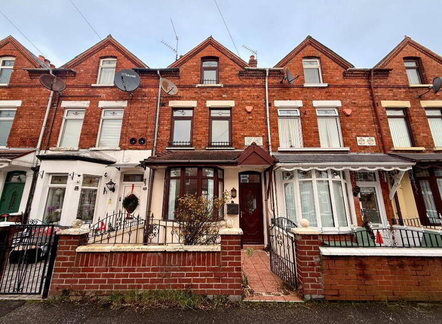 69 Willowbank Gardens, Belfast, BT15 5AJ photo