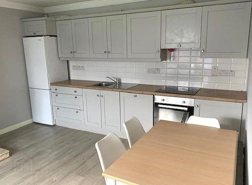 20 Ballyloughane Road, Renmore, H91W63P