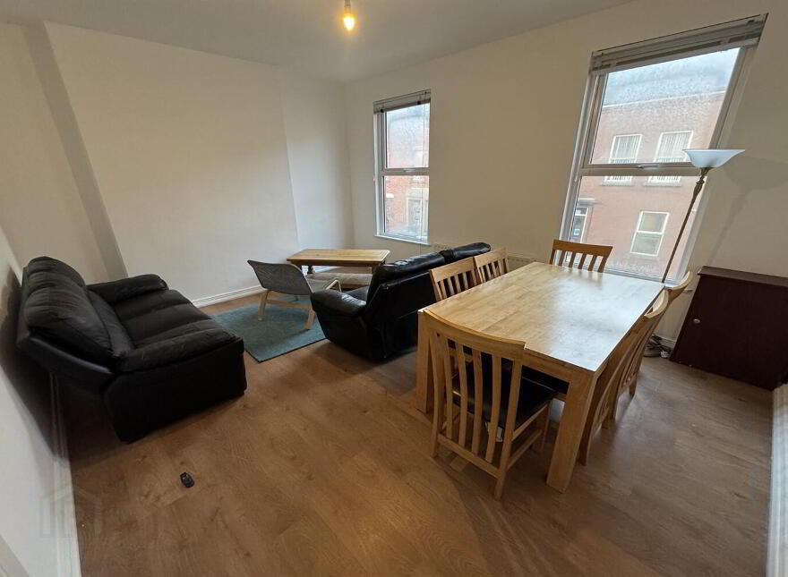 Flat 2, 10 Wellesley Avenue, Belfast, BT9 6DG