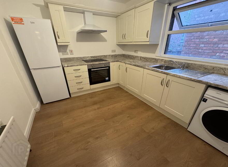Flat 2, 10 Wellesley Avenue, Belfast, BT9 6DG