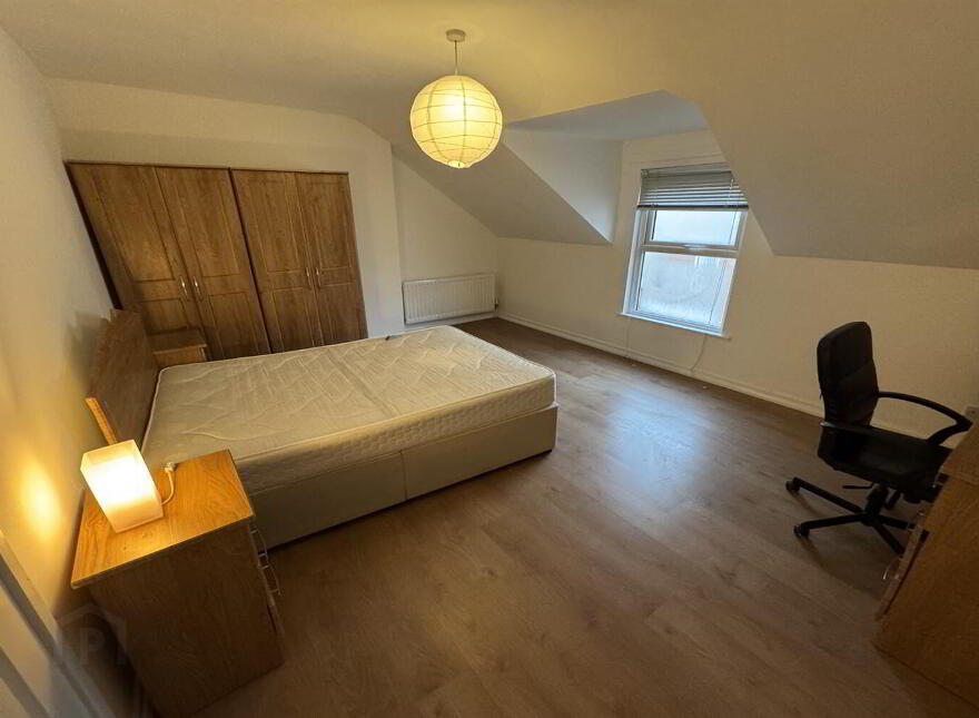 Flat 2, 10 Wellesley Avenue, Belfast, BT9 6DG