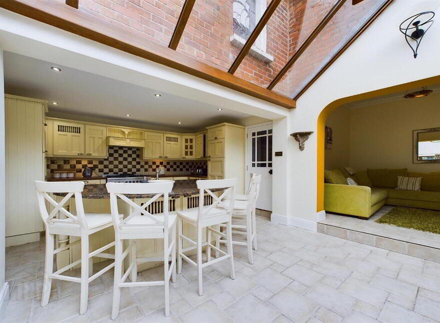 375 Upper Newtownards Road, Belfast, BT4 3LF