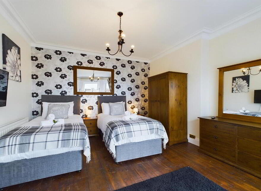 375 Upper Newtownards Road, Belfast, BT4 3LF