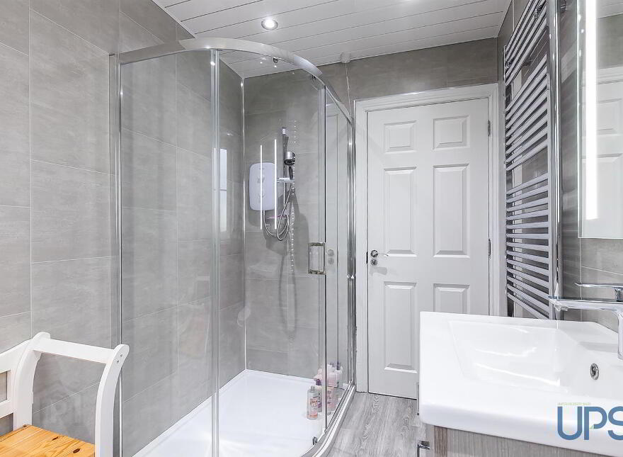 112 Lagmore Glen, Stewartstown Road, Dunmurry, Belfast, BT17 0WB