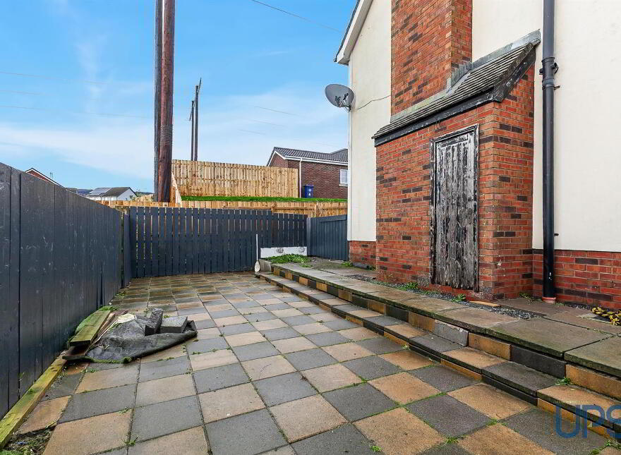 112 Lagmore Glen, Stewartstown Road, Dunmurry, Belfast, BT17 0WB